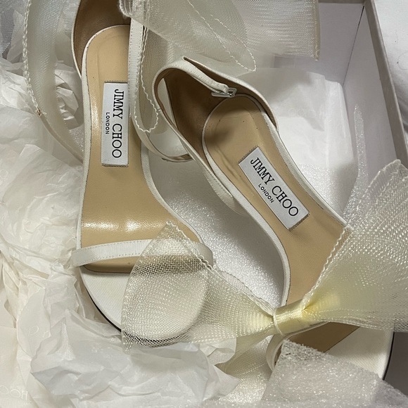 Jimmy Choo Ivory Tulle Bow Stiletto Sandals - Picture 2 of 4